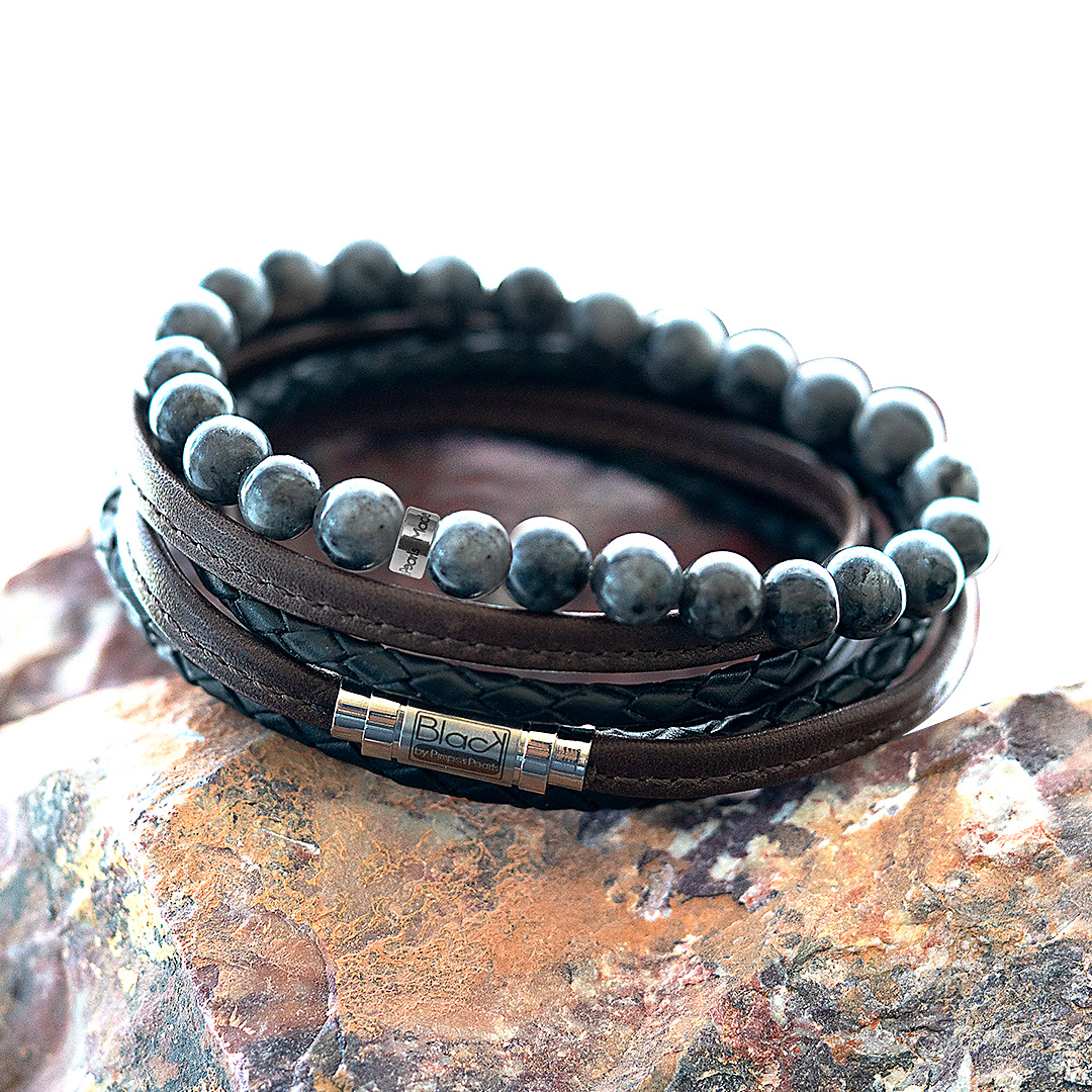 Handgemaakte heren armband van lederen en edelsteen. Hero-Duo-01-Black-Chocolate-Larvikiet