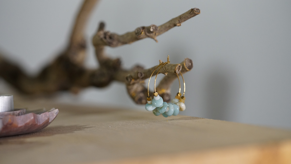 Oorbellen goud Amazonietmix blauw XL Tropical 966 02 PimpsandPearls Pim B