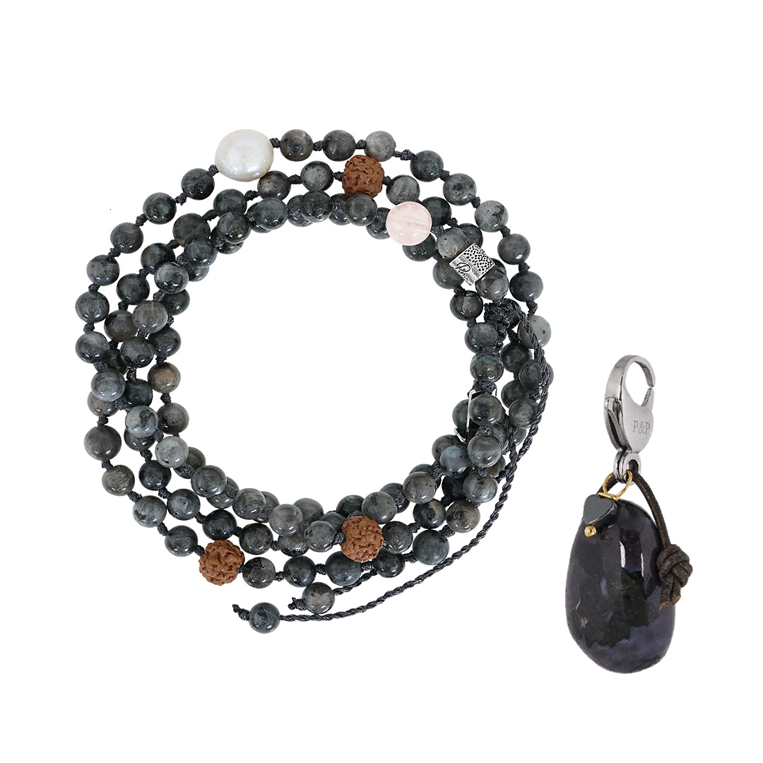 edelsteen ketting grijs larvikiet 92 cm met bedel Mala. PimpsandPearls