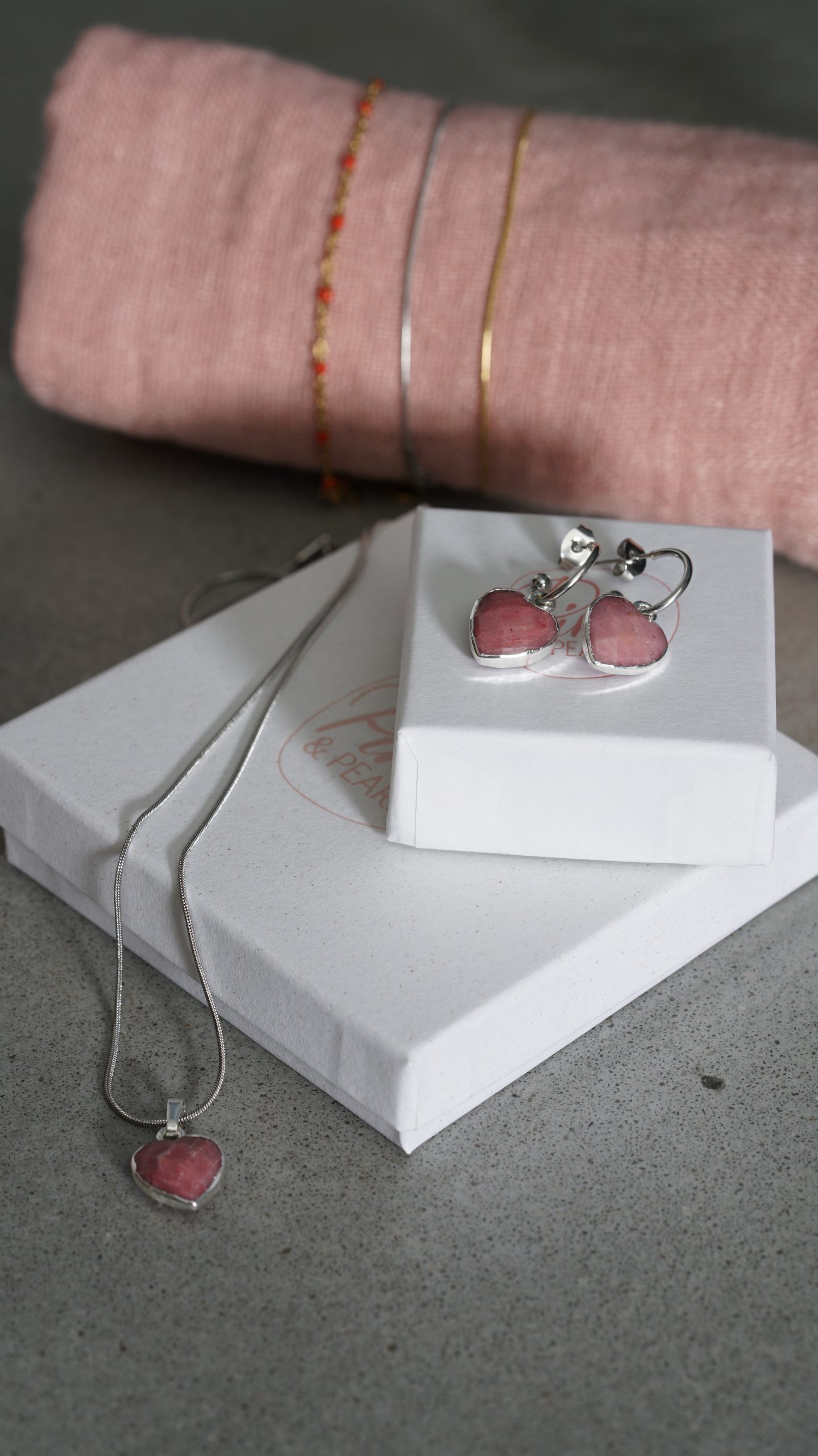Valentijns setje met edelsteen hart sieraden PimpsandPearls