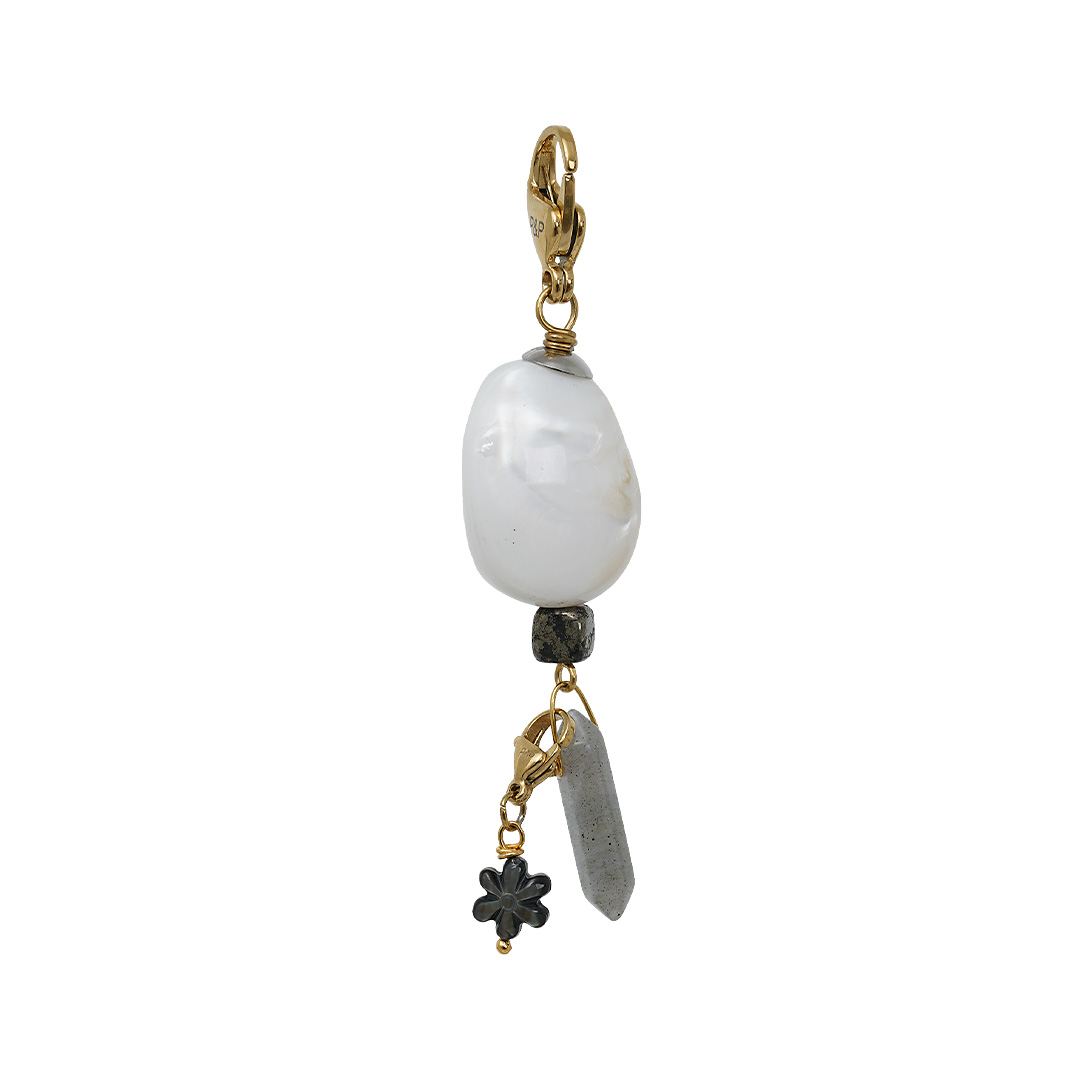 edelsteen bedel schelp wit goud van PimpsandPearls