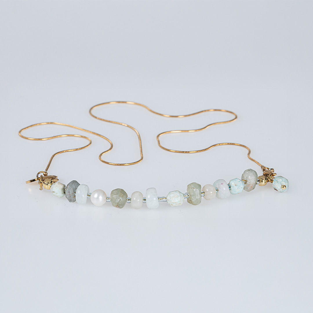 ketting bar bedel lichtblauw edelsteen mix van pimpsandpearls b