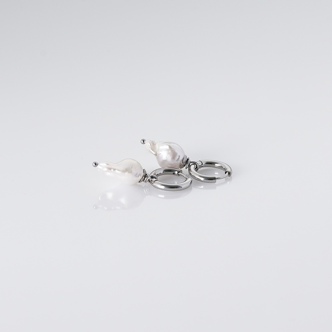 parel oorbellen organisch wit zilver creolen set voorkant van pimpsandpearls pim c