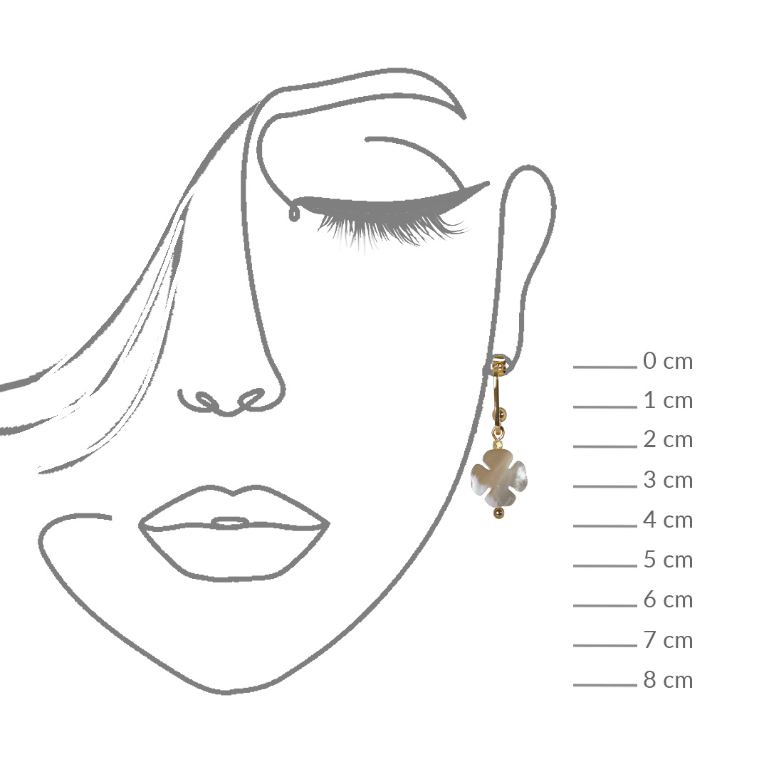 schelp oorbellen goud klaverblad beige pimpsandpearls 40mm