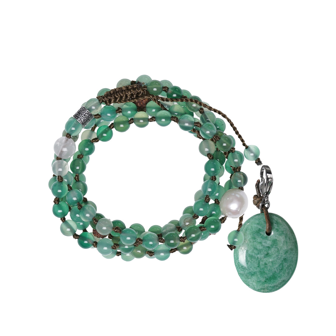 edelsteen ketting groen agaat hanger amazoniet mala m 90 cm van pimpsandpearls pim liggend
