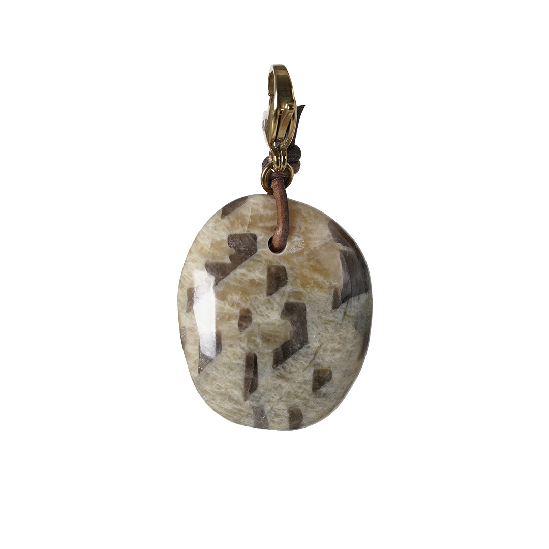 hanger beige veldspaat edelsteen goud mala van pimpsandpearls pim