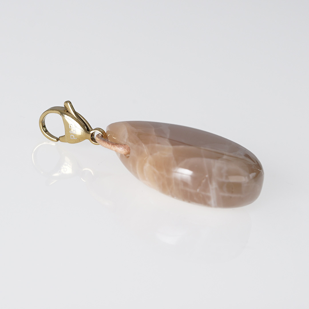 hanger roze maansteen edelsteen goud mala van pimpsandpearls pim liggend