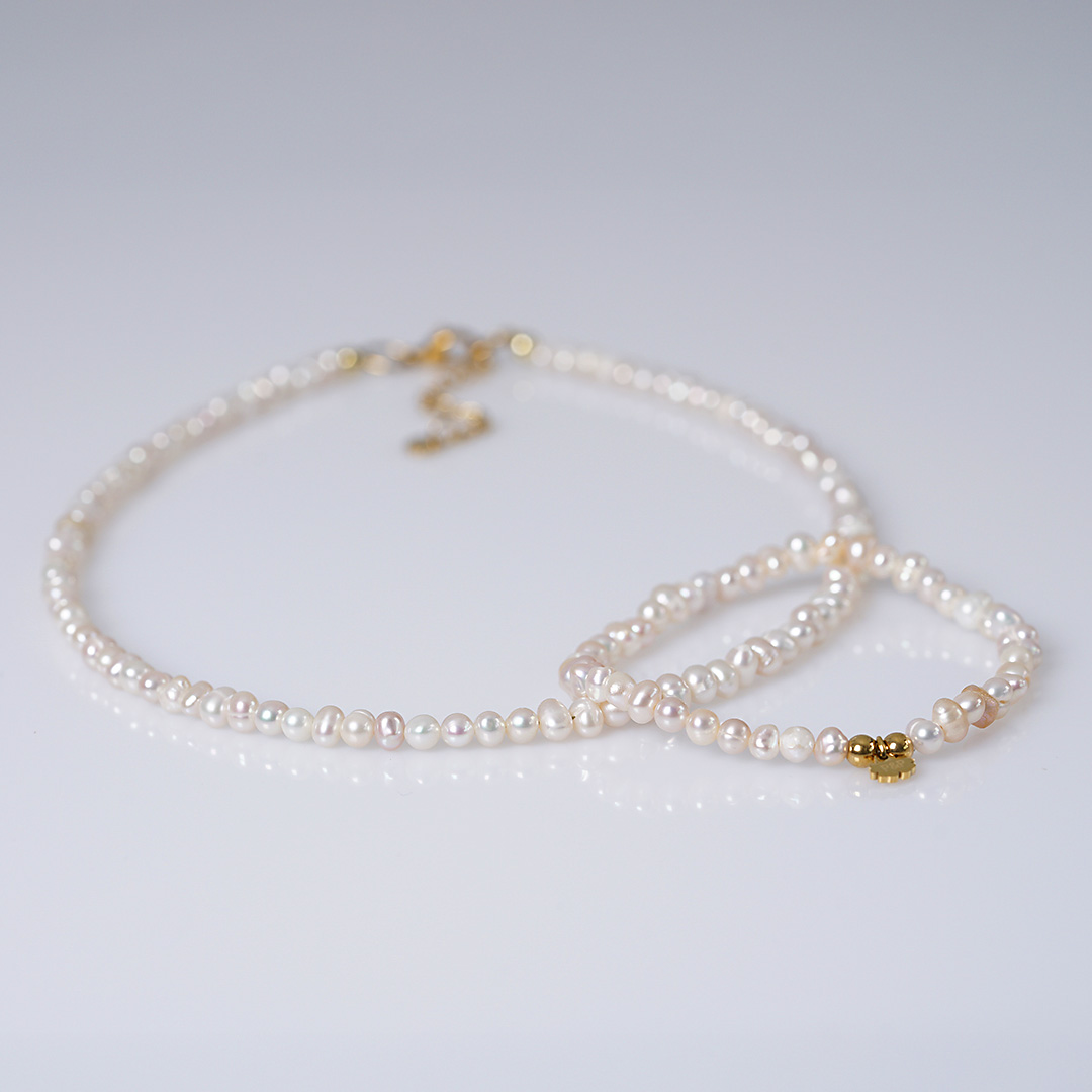 parel ketting kort zalm kleur goud 4 mm van pimpsandpearls pim combi