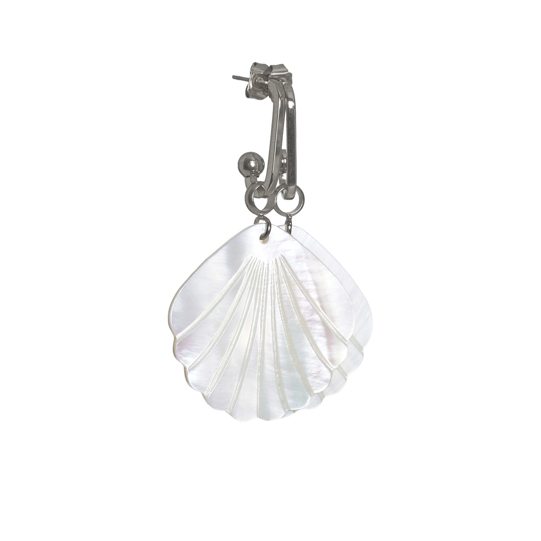 schelp oorbellen zilver shell wit van pimpsandpearls pim hangend