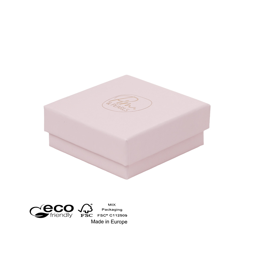 roze cadeau doos van pimpsandpearls voor oorbellen zijaanzicht
