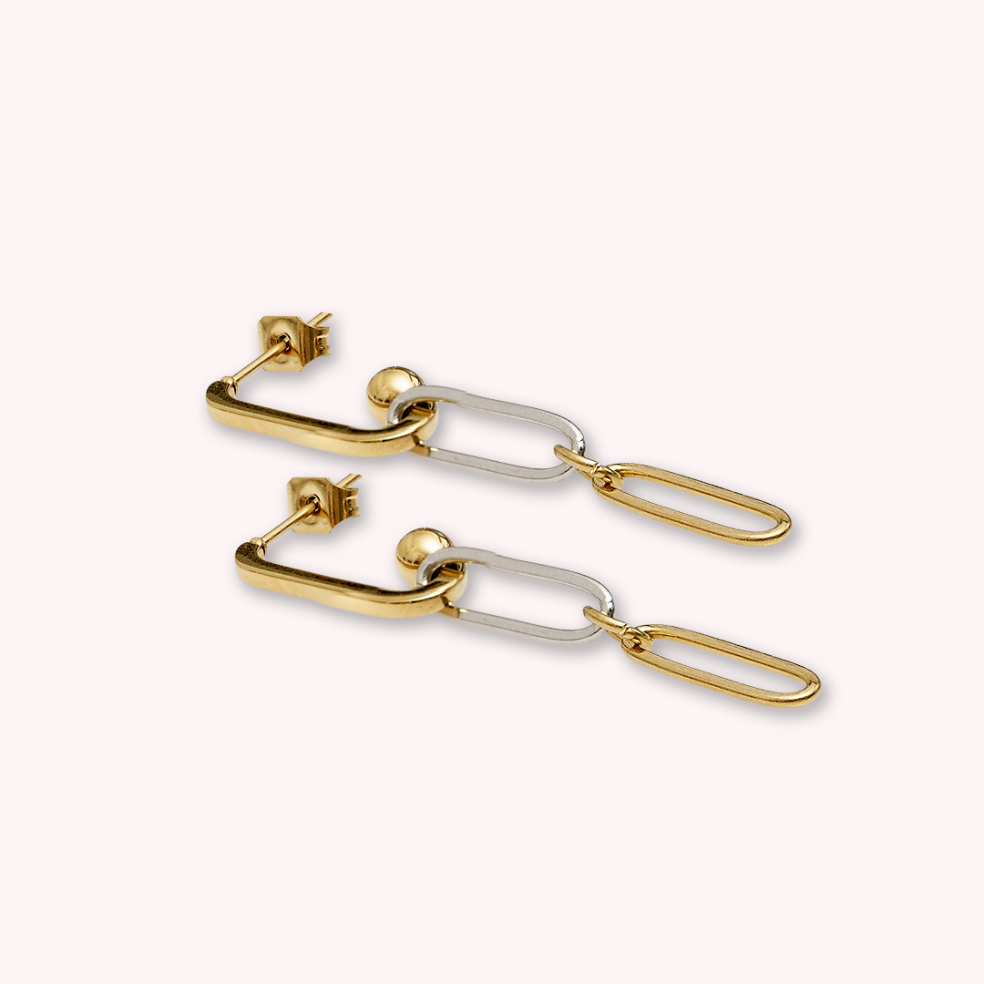 oorbel duo goud zilver mix closed forever edelstaal van pimpsandpearls pim liggend