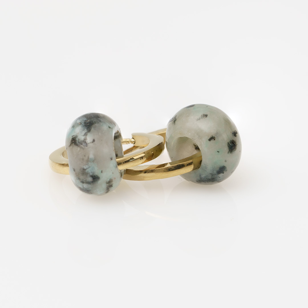 creolen donut larvikiet grijs edelsteen van pimpsandpearls pim
