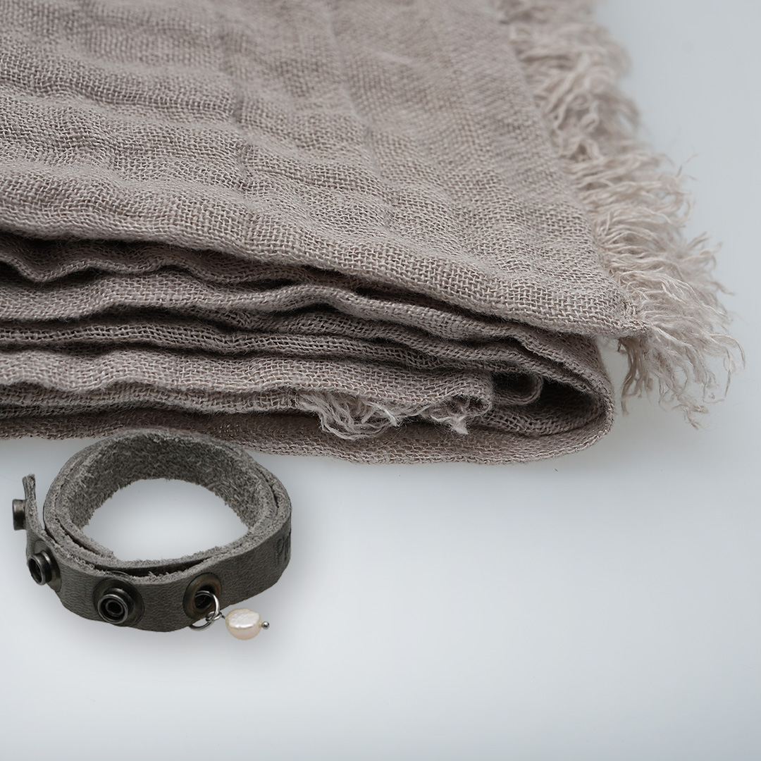 sjaal cashmere beige rechthoek linnen 140 x 180 cm van pimpsandpearls pim